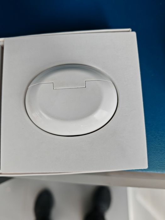 Vînd căști defecte merge decît o cască Dreapta. 50lei.