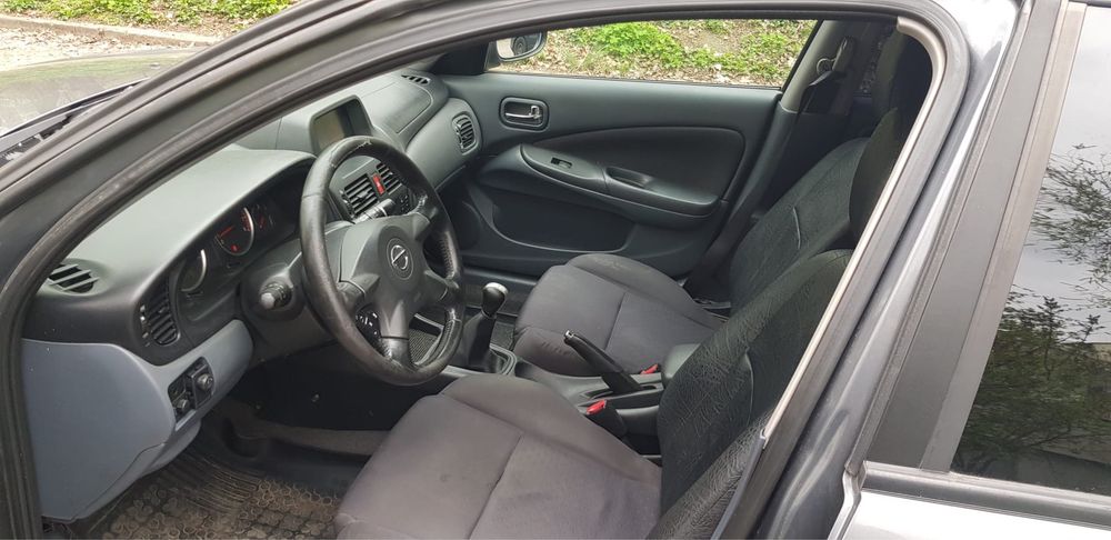 Vand Nissan Almera cu defectiune motor