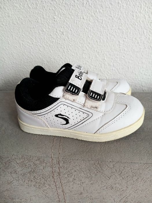 Adidasi sport baiat nr 28
Stare excelenta,  fara defecte
