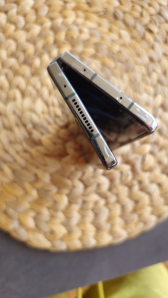 Samsung Z Fold 4