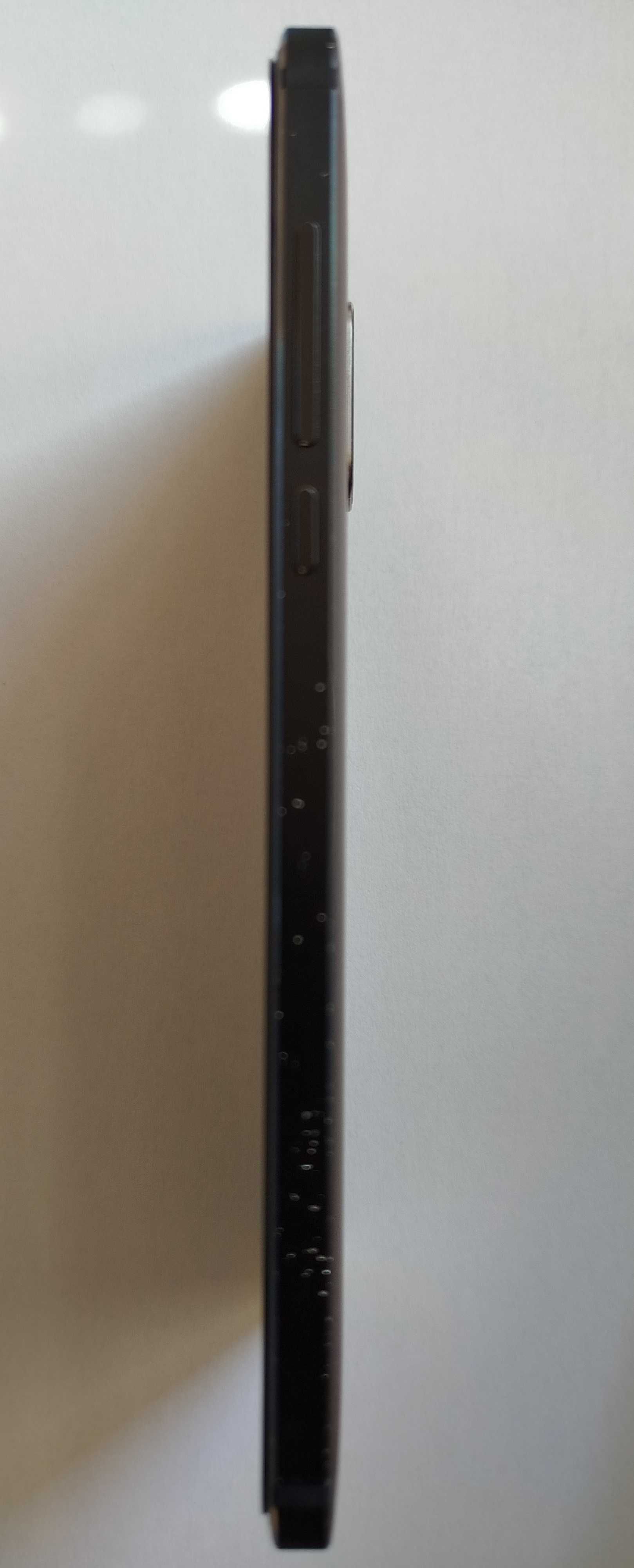 Nokia 6 в комплект със зарядно и слушалки