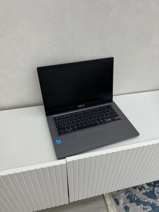 Продам ноутбук и парку