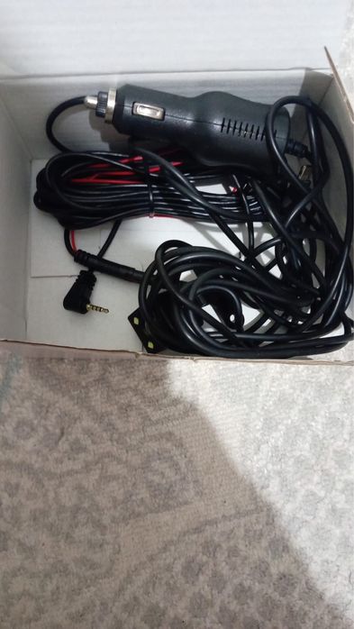 Видеорегистратор 3-в-1  Видеорегистратор для машин