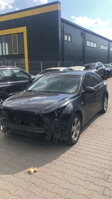 Dezmembram Chevrolet Cruze 2.0D  2010 automat