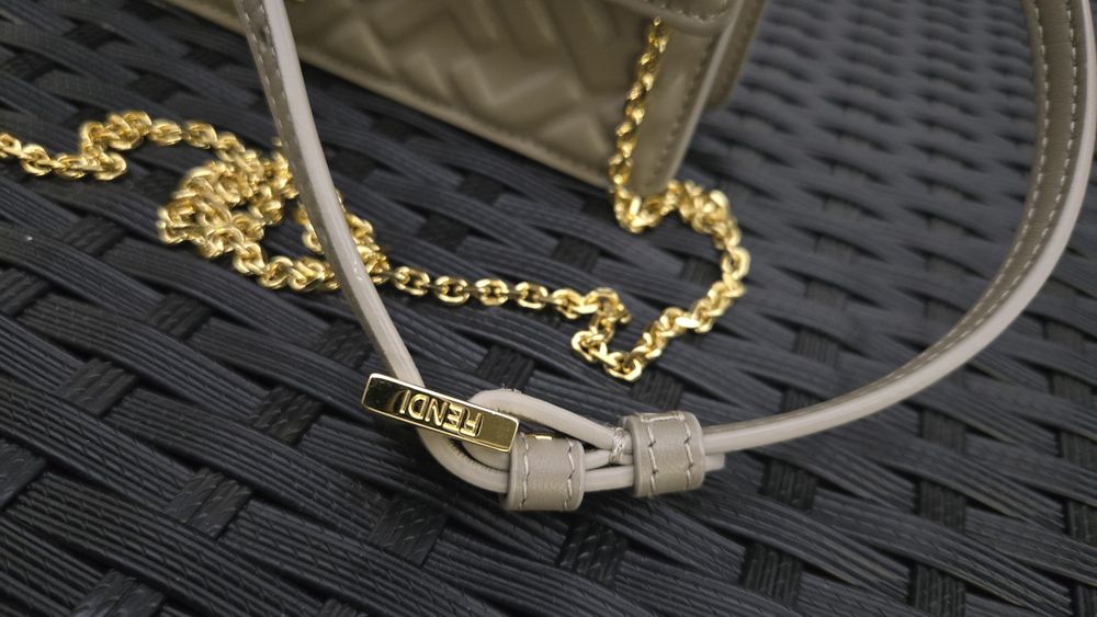 Fendi baguette оригинална чанта