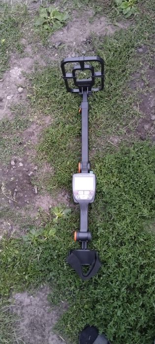 Продам металоискатель новый