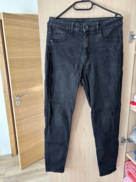 Продавам панталони и дънки