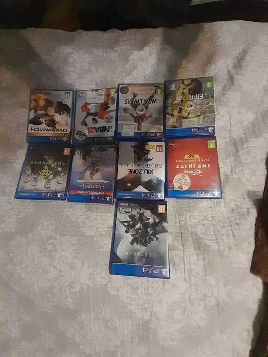 Vand sau schimb cd ps4