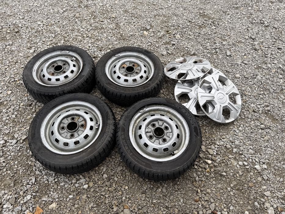 гуми с джанти комлект с тасове