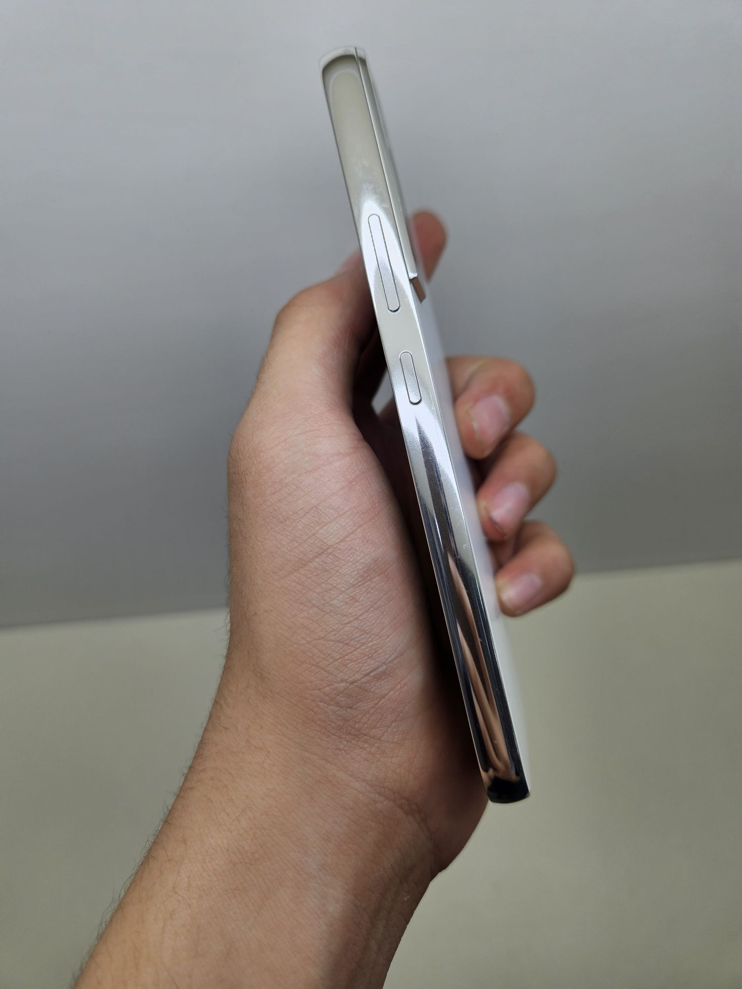 Samsung  S22+ 5G