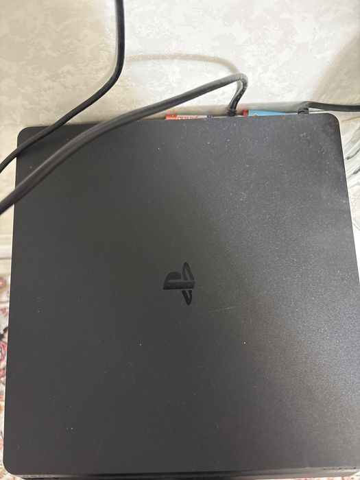 Продам PS 4 c играми