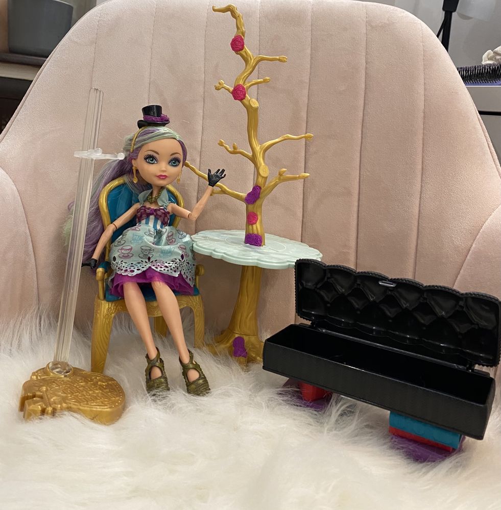 Продам набор Ever After high в отличном состоянии как новый!