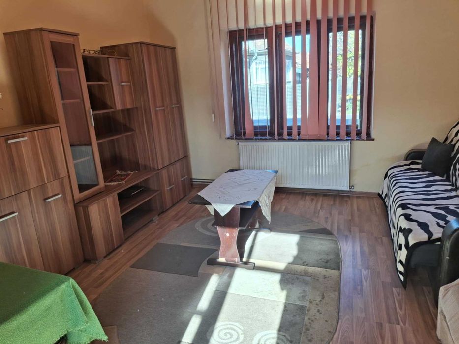 Inchiriez casa batraneasc