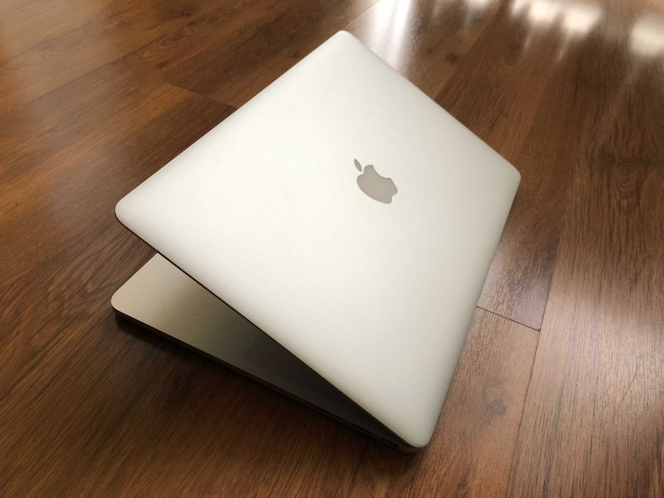 15.4 Retina Core i7 Apple MacBook Pro Mid 2015 16GB RAM/256GB SSD/Iris