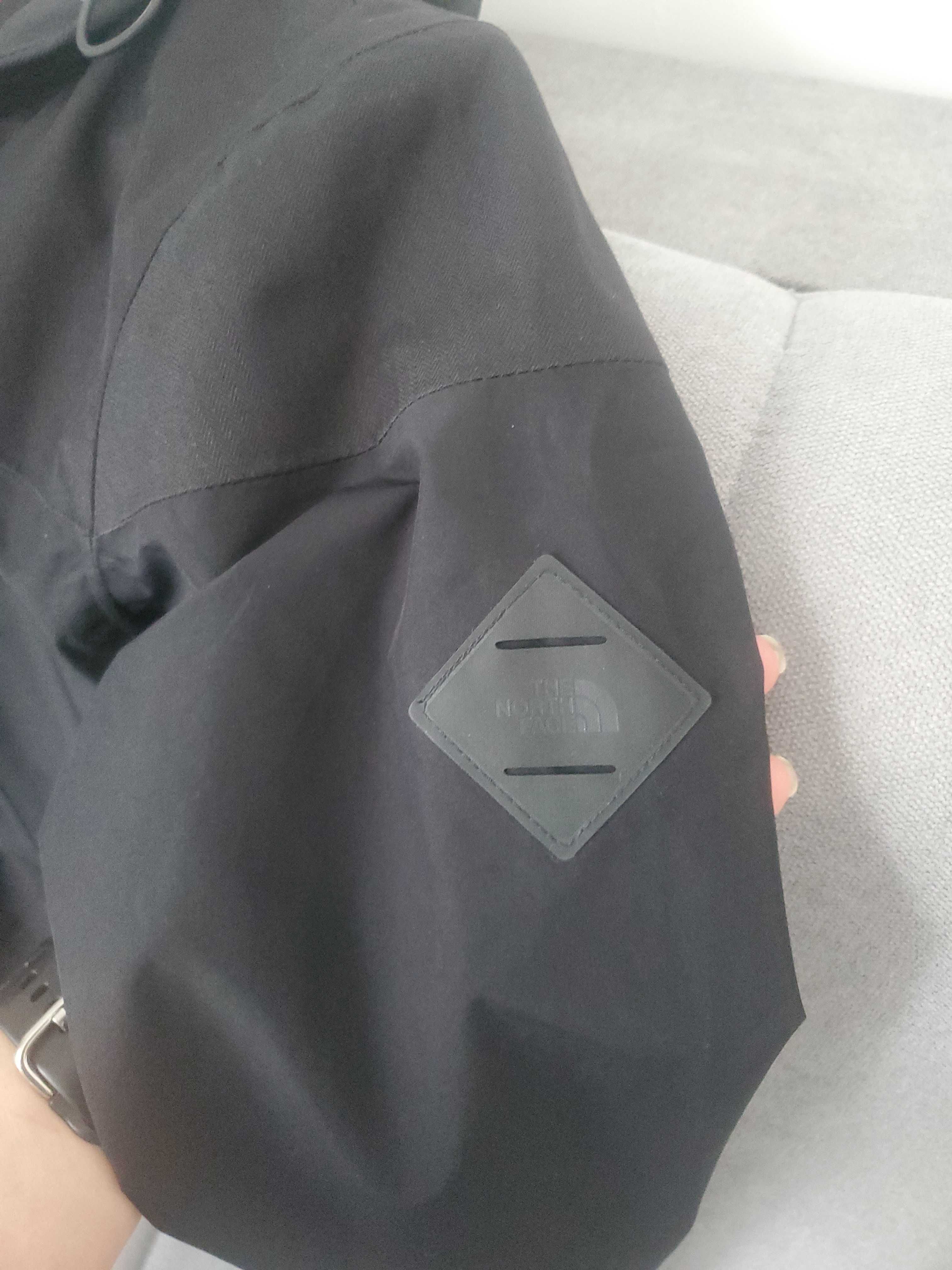 The North Face light weight jacket / водоустойчиво яке, тип ветровка/