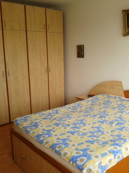Inchiriere 2 camere, Caut colega de cameră (studentă sau angajată]