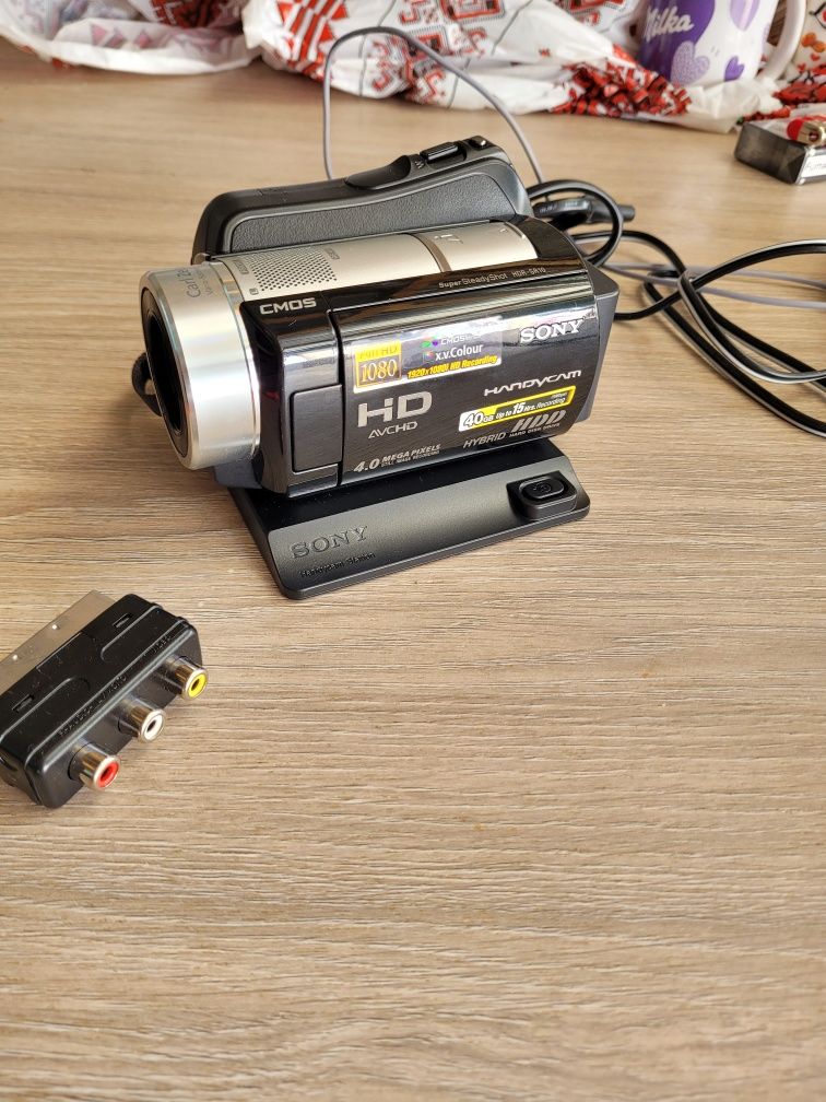 Vând camera video Sony Handycam HD 4.0 megapixeli