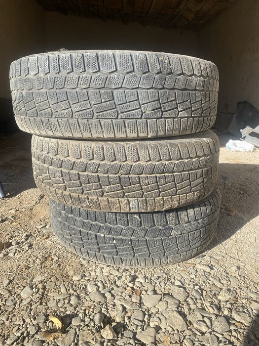 Покрышка сатылады 205/60R16 Фирма Viatti 3шт зимний
