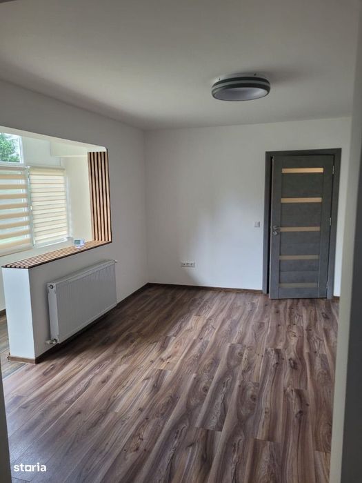 Campina - ap. 2 cam- renovat - pt.Birouri - 400 Euro/Luna