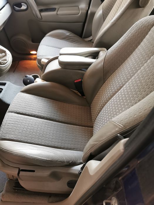 Рено Сценик  2. 0 бензин /газ