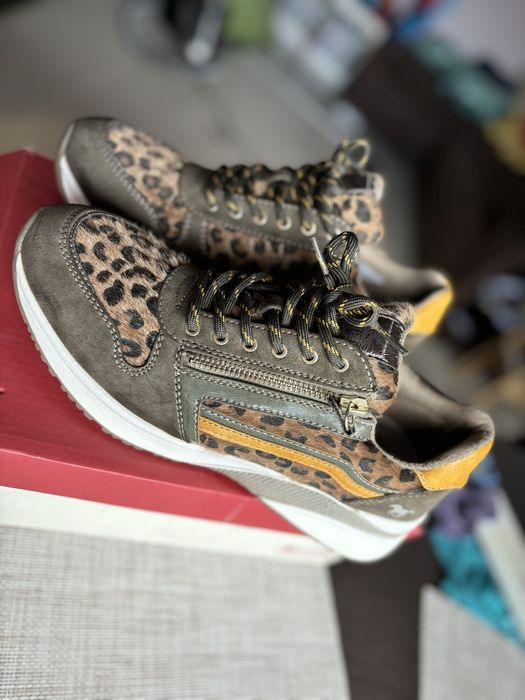 Маратонки Mustang