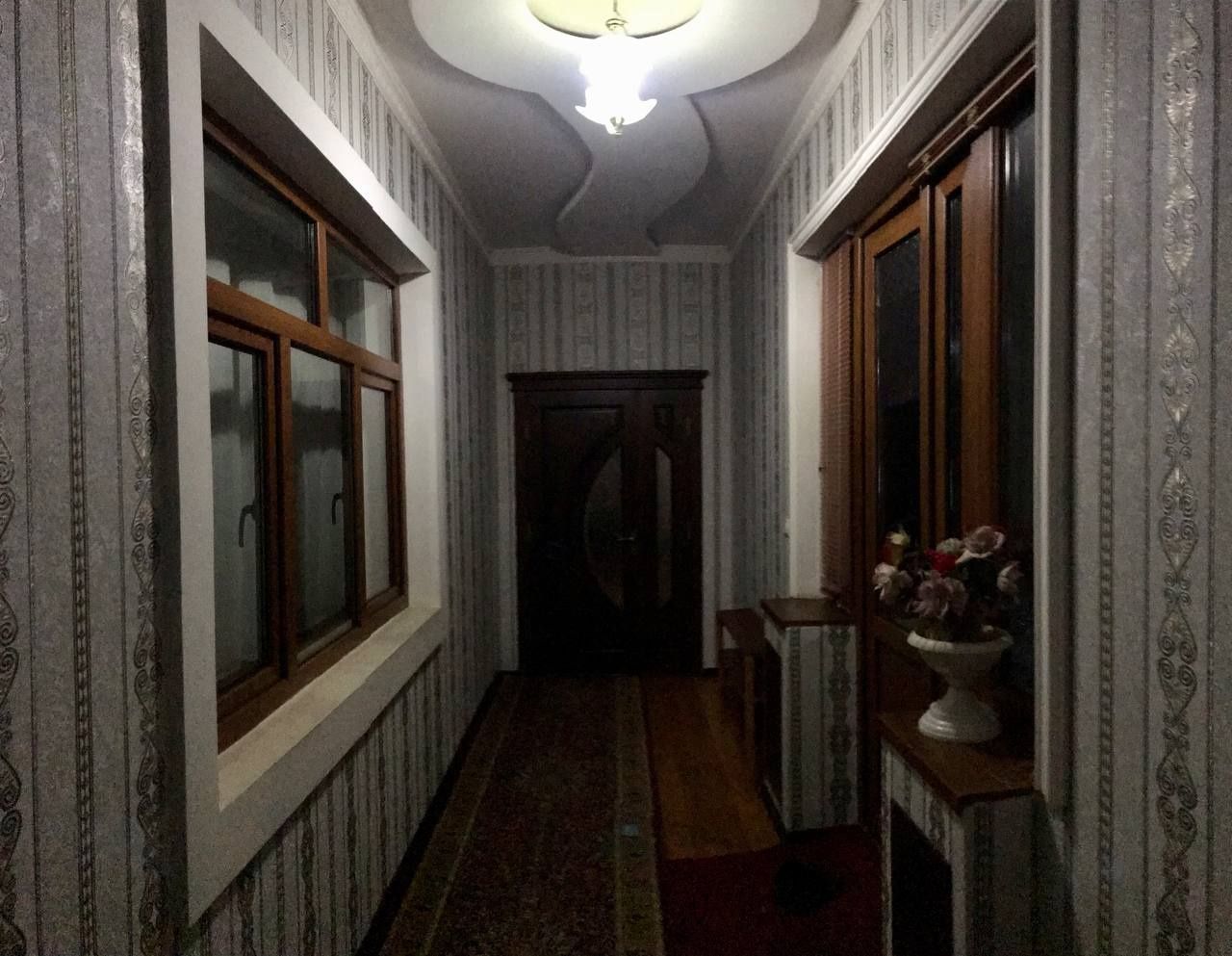 Сдаётся Кибрайский район Салар двух комнатная дом земельный участок
