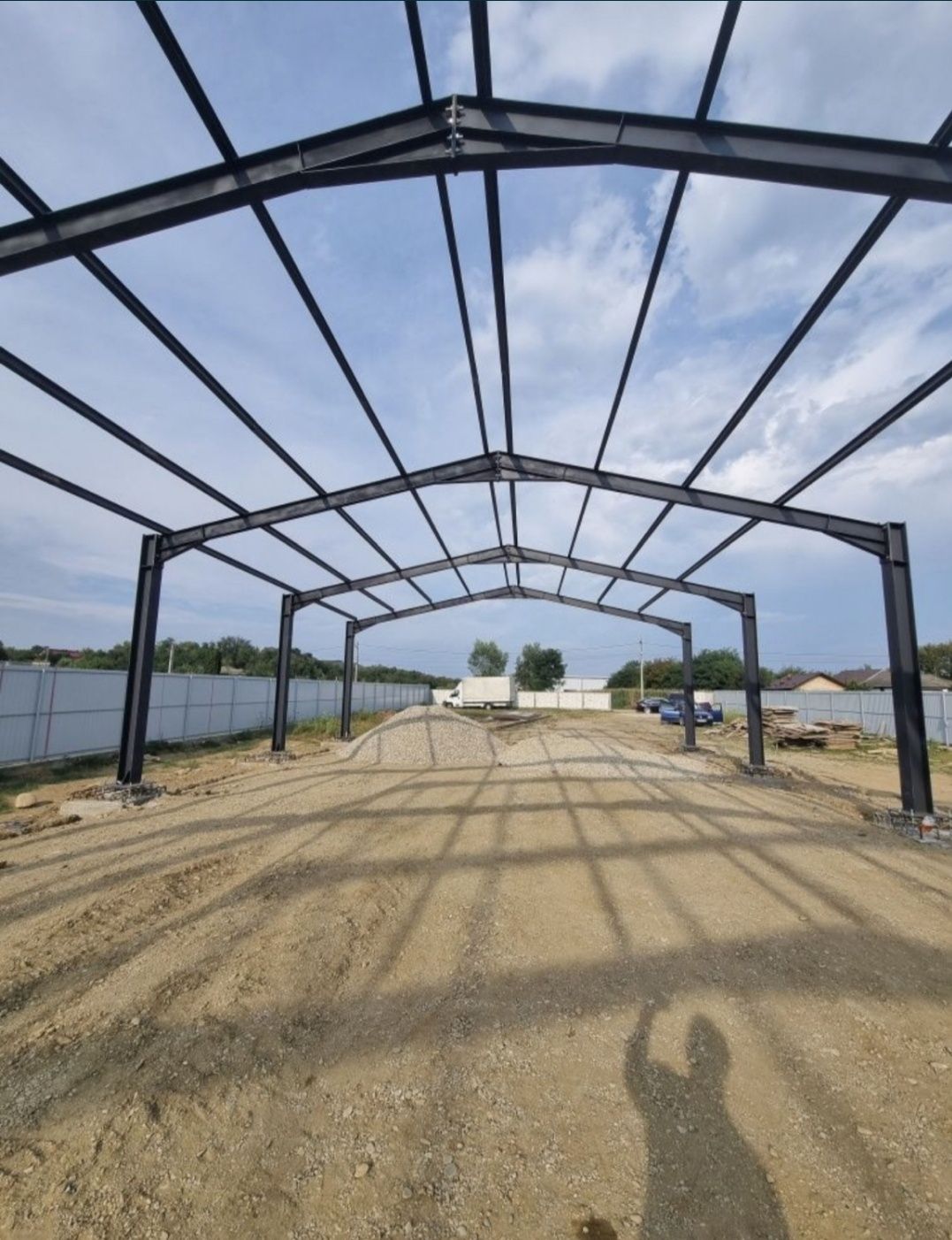 Ofer transport gratuit în toată România structura metalica hala garaj