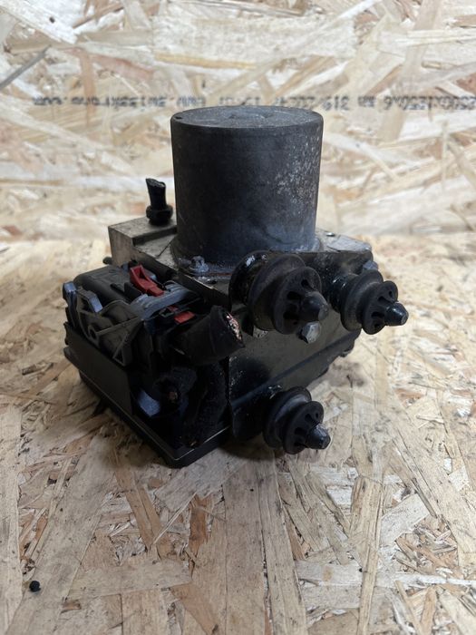 Pompă ABS Audi A5 2010 2.0 L cod: 8K0 907 379 BG
