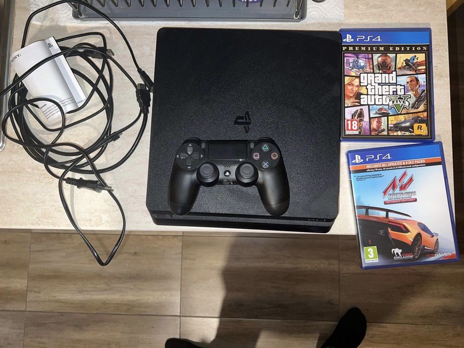 Playstation 4 Slim с игри и джойстик