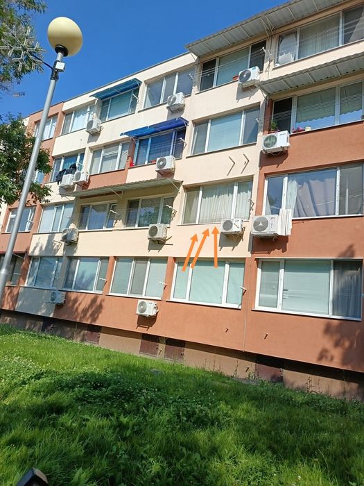 Отдава студио под наем к.к Слънчев бряг