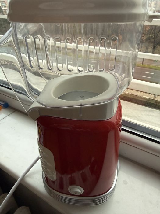 Продавам уред за пуканки ARIETE