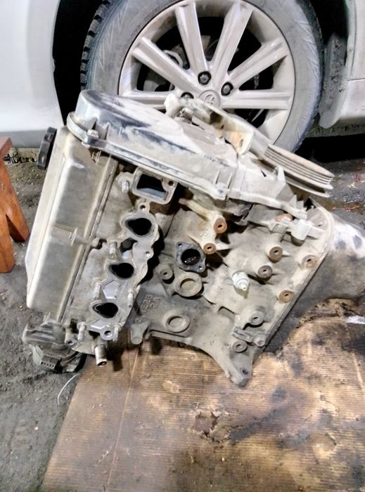 Продам двигатель, коробку, кузовные запчасти Матиз