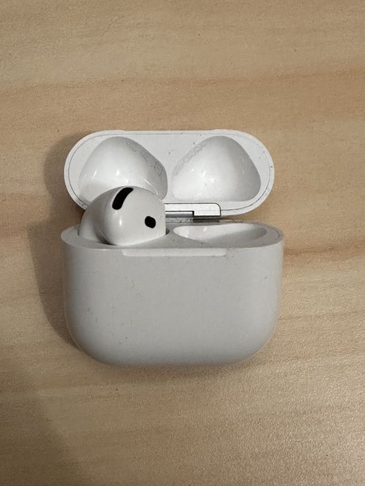 Casca airpods 4 stanga + carcasa A3053