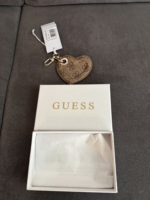 Breloc Guess nou