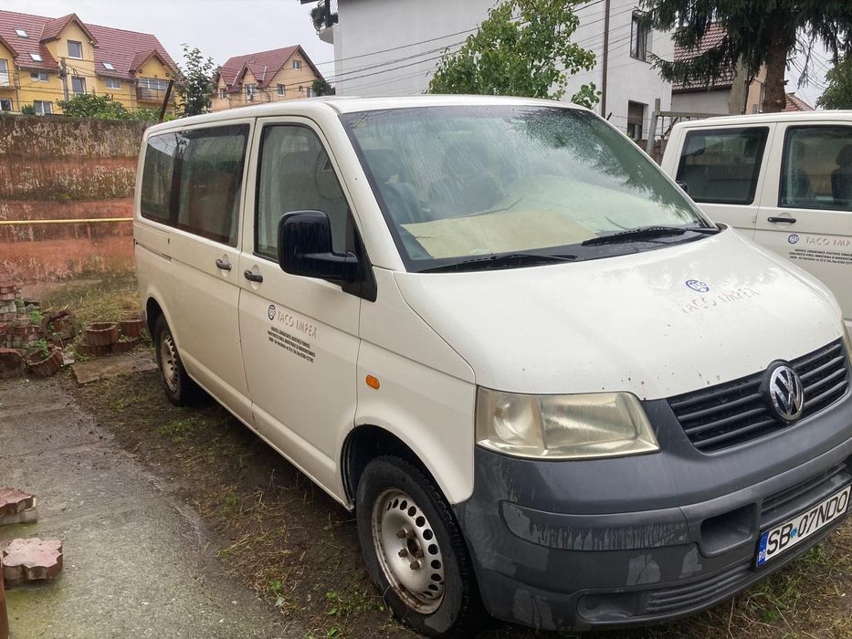 Volkswagen Transporter T5 8+1 locuri
