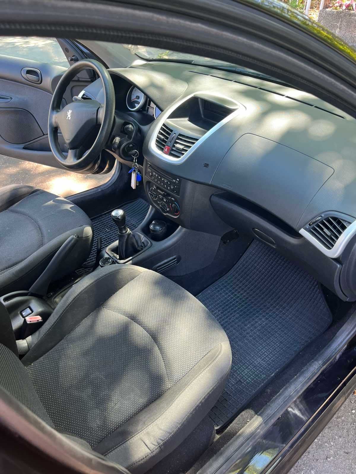 Peugeot 206+ 1.4 75кс