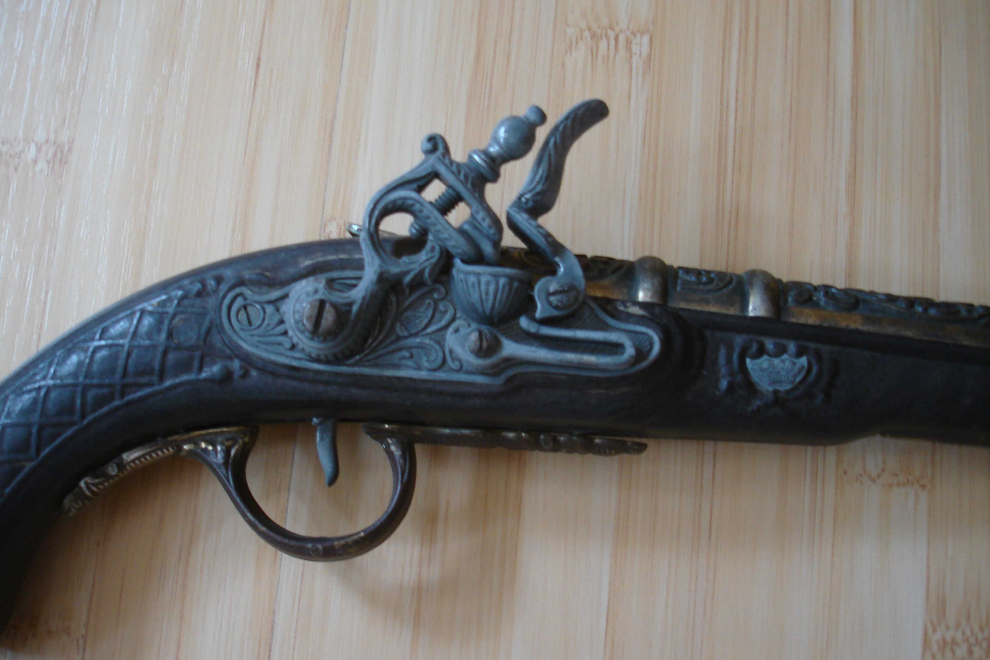 Sabie scurta si pistol de colectie model anii 1700