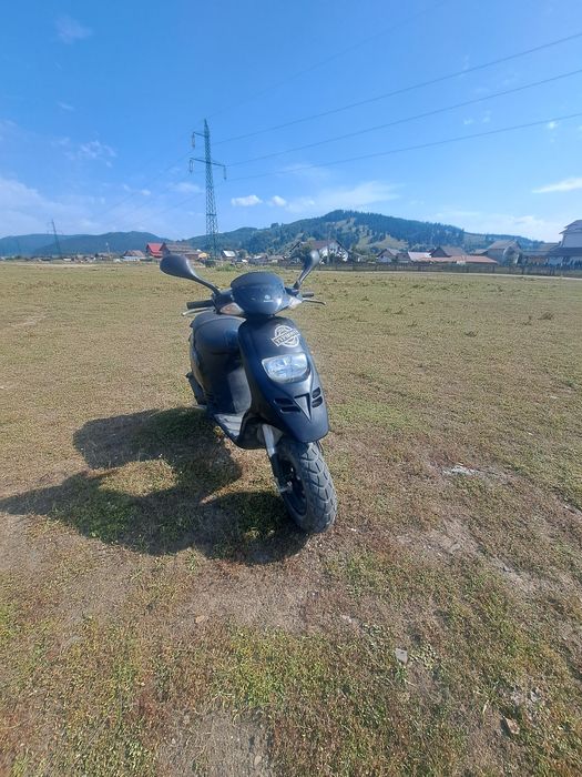Vând scuter piaggio typhoon 80cc