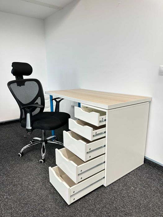 Birou complet IKEA plus scaun ergonomic. Se pot vinde si individual!