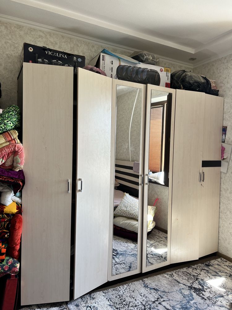 Mebel komplekt sotiladi yaxshi holatda arzon narxda srochno