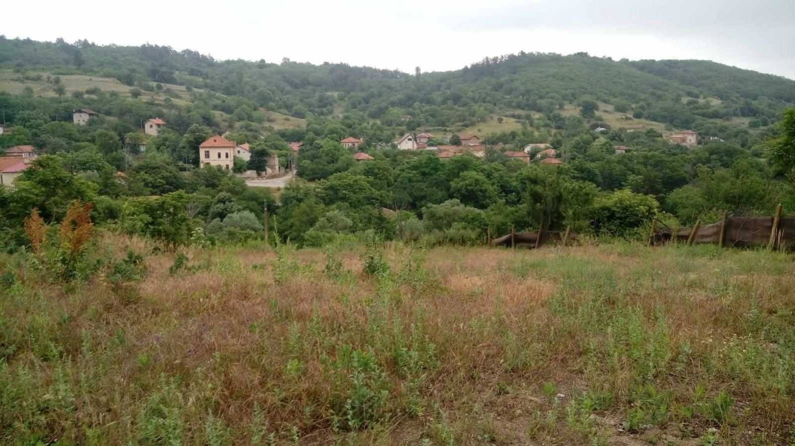 Продажба на панорамен парцел в Пъстрово