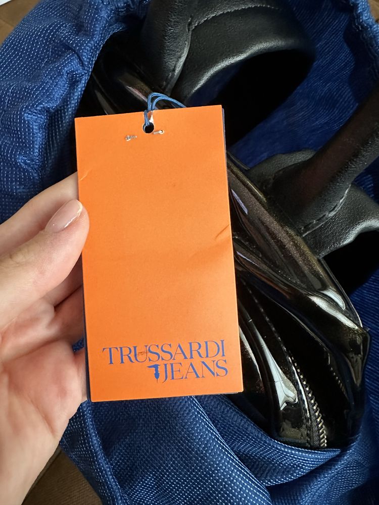Оригинална раница на Trussardi