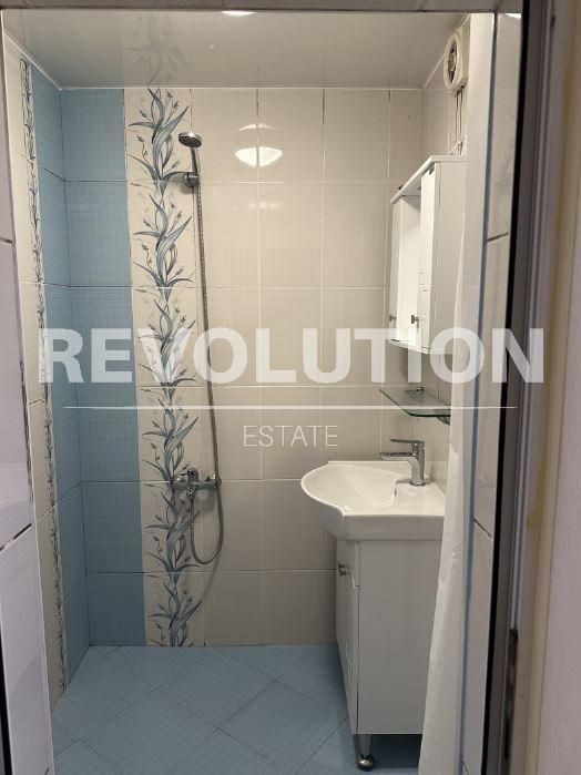 Дава се под наем Тристаен апартамент в Варна, Цветен квартал - 77 кв.м за 450 € - Снимка #7