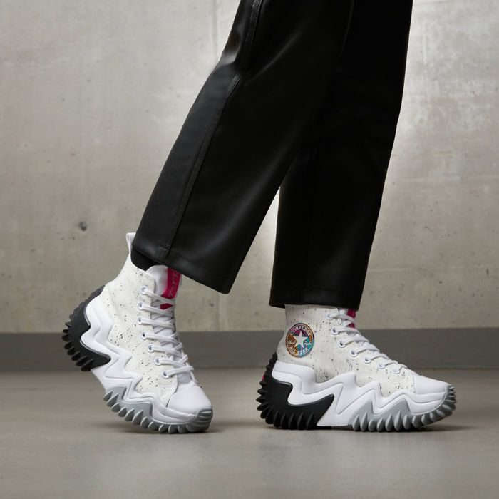 Converse Run Star Motion