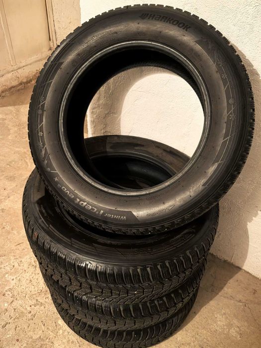 Cauciucuri iarna Hankook 215/65 R17 i'cept evo3 SUV, Dot 2022