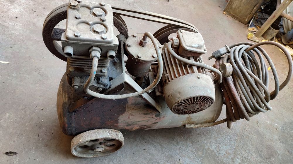 Компресор за въздух трифазен