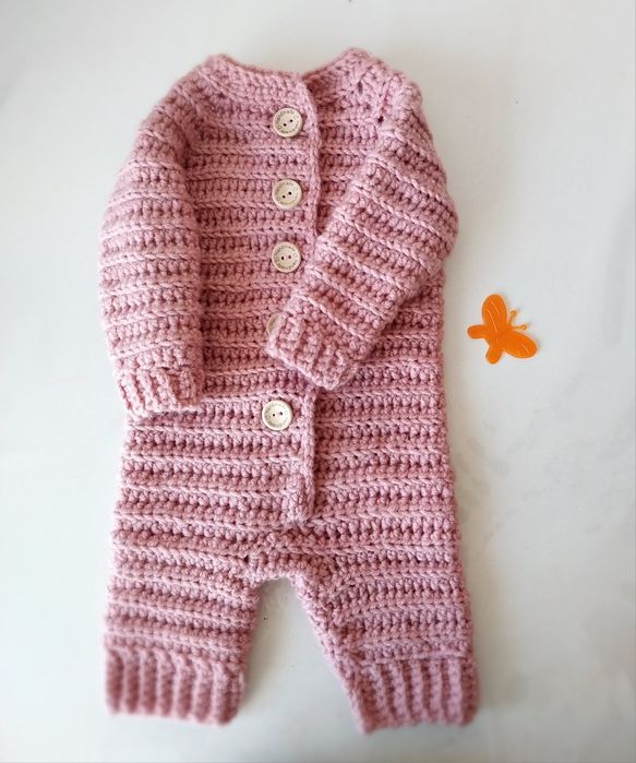 Продам комбинезон для девочки