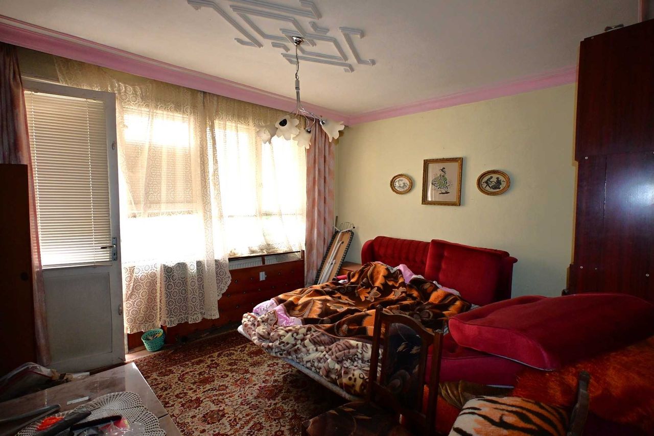 Продава се Двустаен апартамент в Перник, Център - 70 кв.м за 1358 €/кв.м - Снимка #3