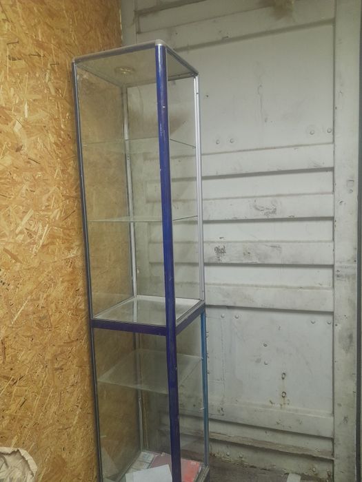 Продам стеклянную витрину , для бижутерия,  или для сотовых телефонов