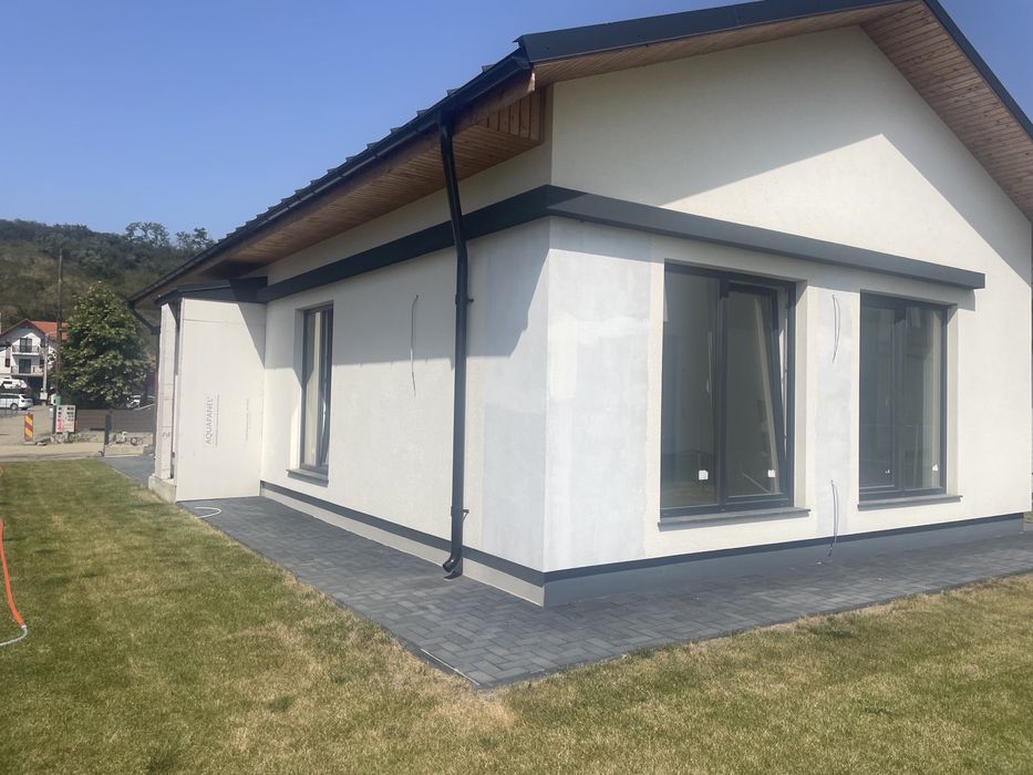 Vand casa Sub-Coasta (in spate la OMV)